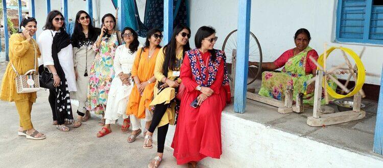FLO members interacted with the weavers of dying art Telia Rumal of Puttapaka