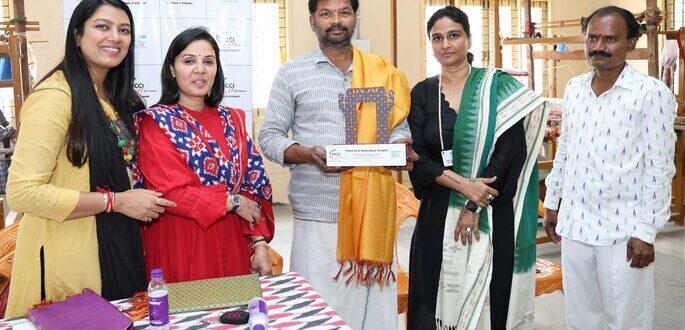 FLO members interacted with the weavers of dying art Telia Rumal of Puttapaka