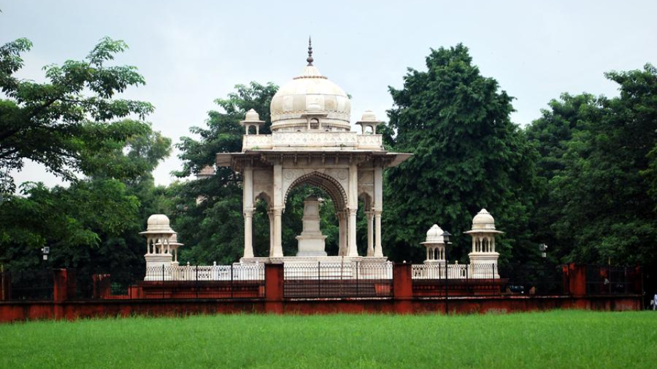 Historic Places Named After Women - Begum Hazrat Mahal Park