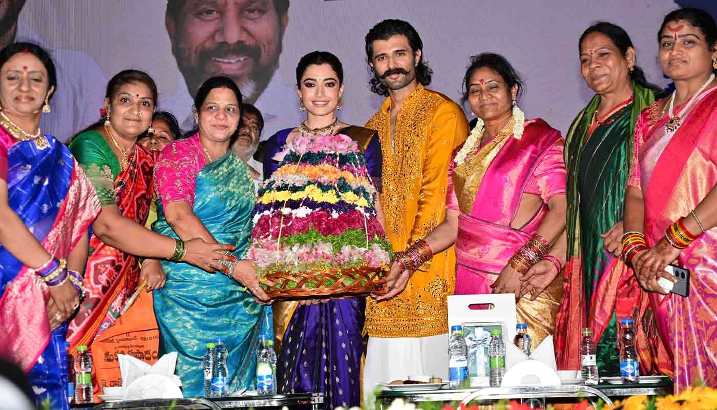 Grand Saddula Bathukamma Celebrations at Hussain Sagar in Hyderabad