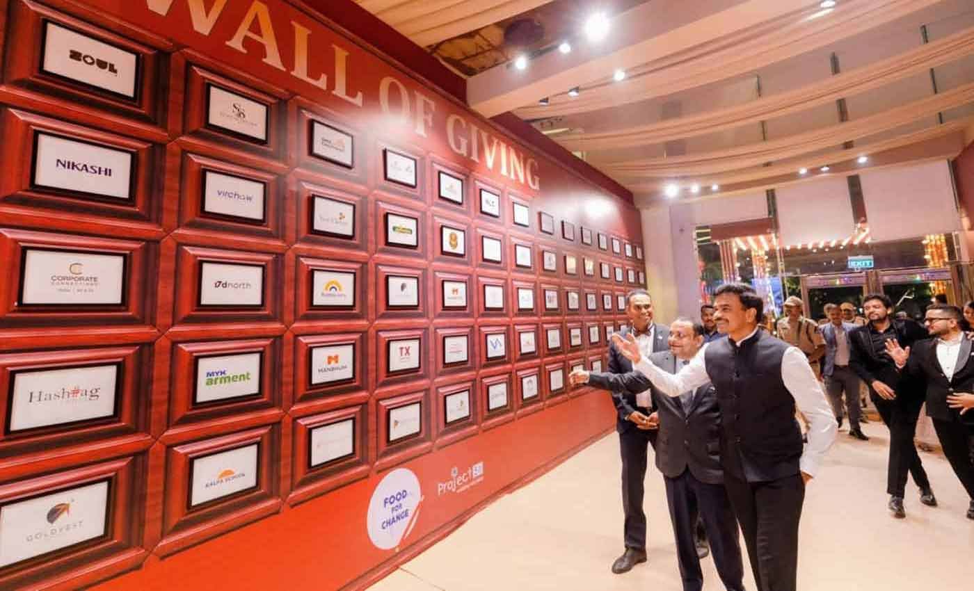 Sri C.V. Anand, DGP, Telangana  at the Wall of Givining